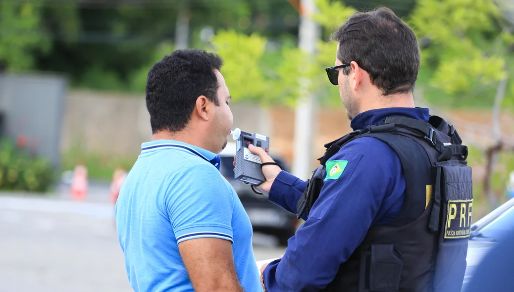 Teste de Bafómetro no motorista 