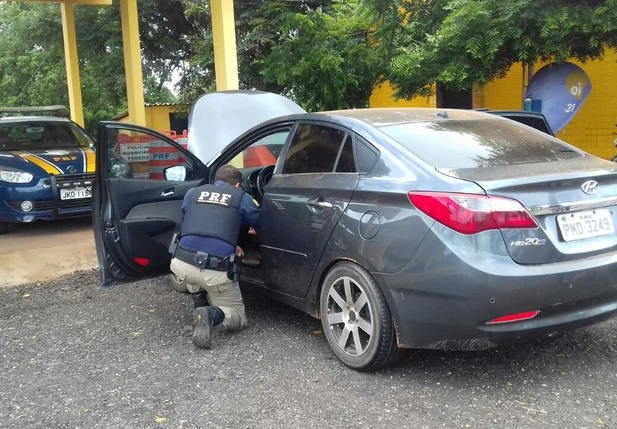 Carro roubado apreendido pela PRF de Picos 