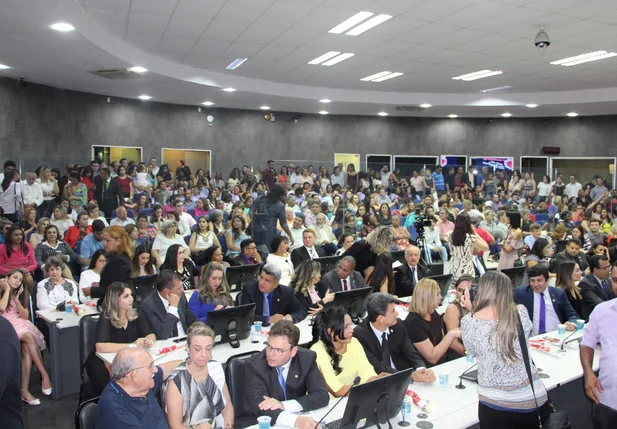 Personalidades femininas são homenageadas na Câmara de Teresina