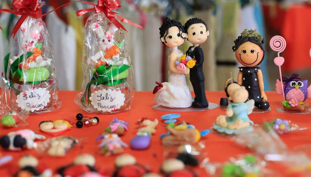 Objetos são produzidos por artesãos
