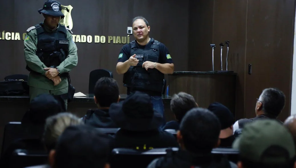 Delegado Lucy Keiko e capitão Audivan