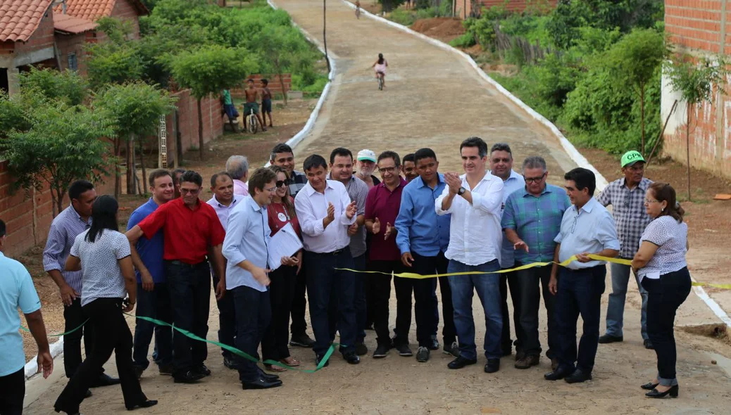 Wellington e autoridades inauguram obras nas regiões do Entrerios e Vale do Sambito