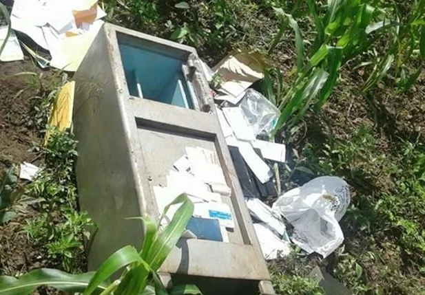 Cofre foi encontrado sem o dinheiro na cidade de Alagoinha do Piauí