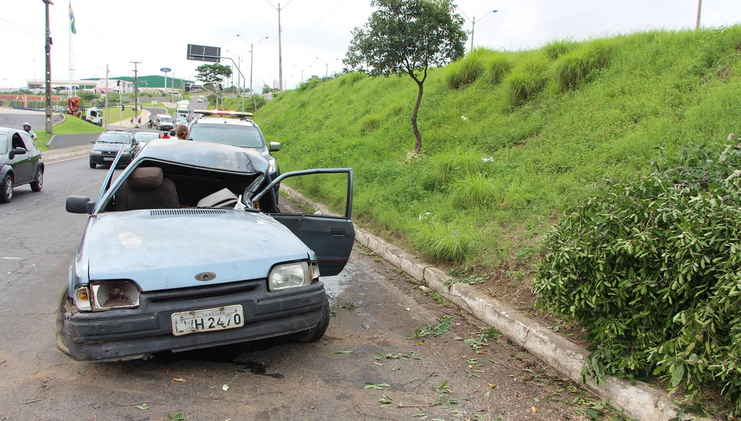 Veículo caiu da parte superior da BR 316