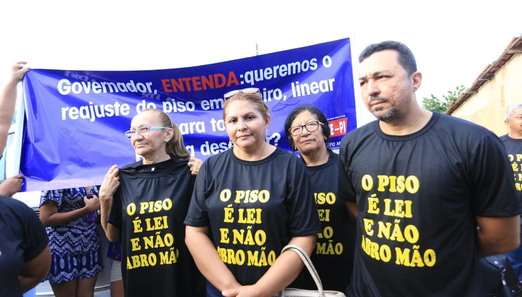 Professores fazem manifestação em Campo Maior 