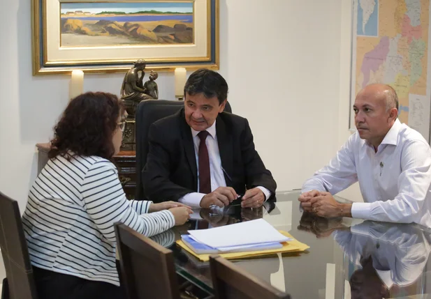 Patrícia Leal e Warton em reunião com Wellington Dias