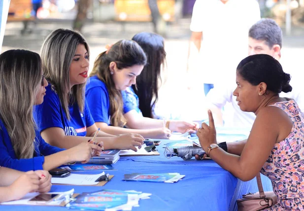 Procon realiza ações no Dia Internacional do Consumidor