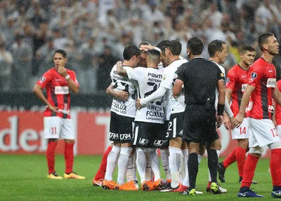 Corinthians vence Deportivo Lara pela Libertadores