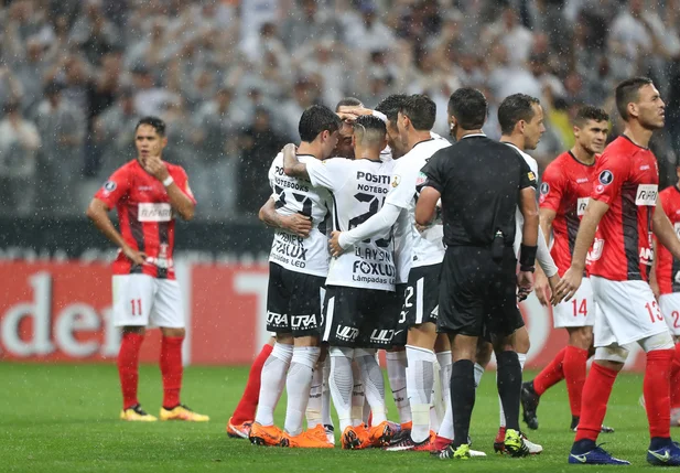 Corinthians vence Deportivo Lara pela Libertadores