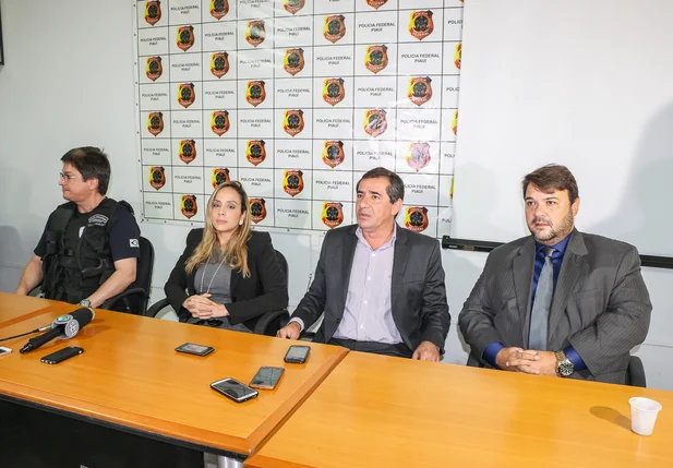 Delegados durante a coletiva