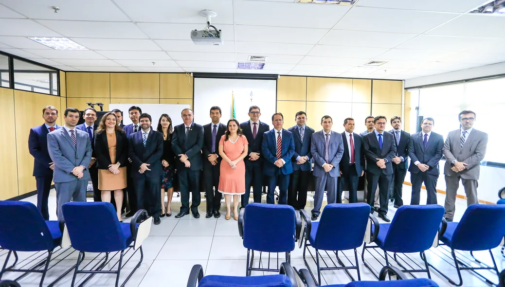 Juízes e procuradores protestam contra ataque dos Judiciários