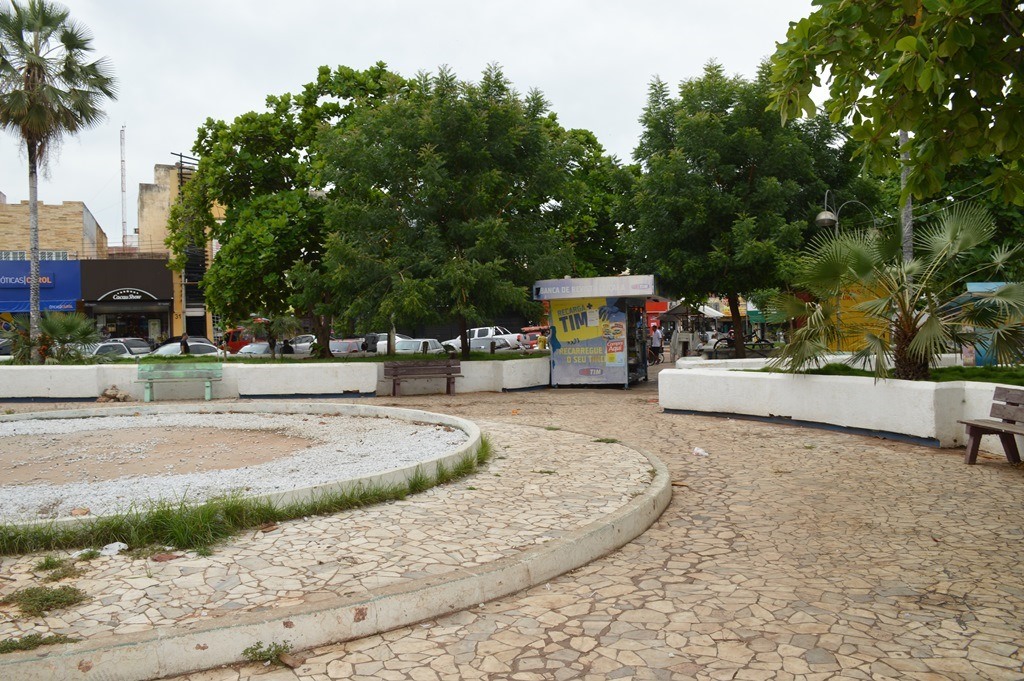 Trailers localizados na praça Félix Pacheco serão retirados