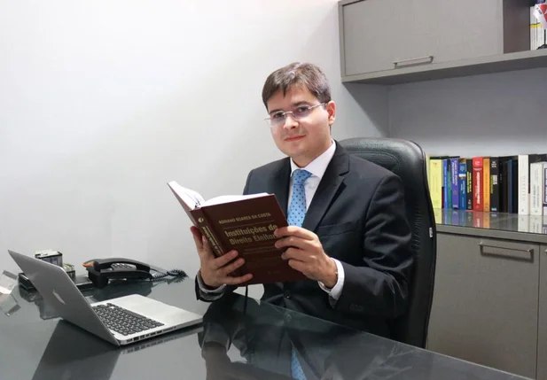 Advogado Fábio Viana