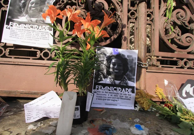 Câmara Municipal do Rio de Janeiro com homenagens à vereadora Marielle Franco