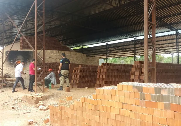 Empresa de cerâmica de tijolos 