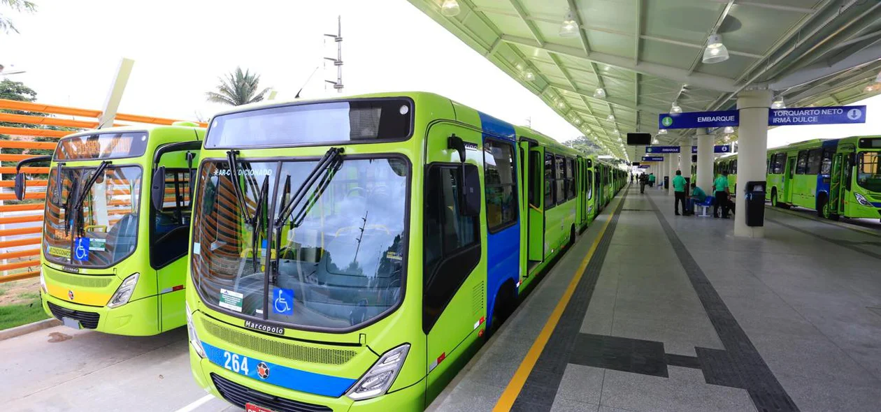 Frota de ônibus entregue pela Prefeitura de Teresina possui ar-condicionado