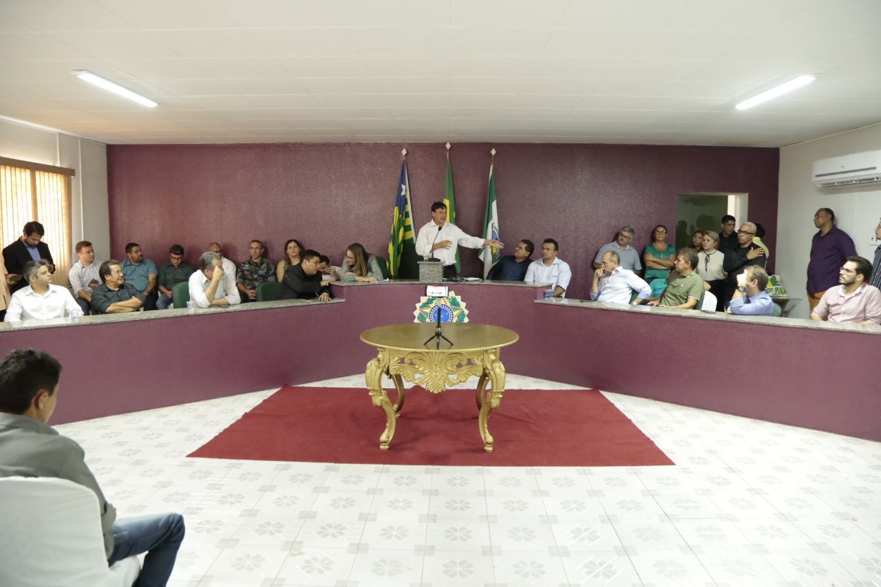 Governador cumpre agenda em Demerval Lobão