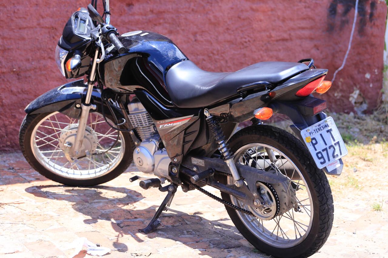 Motocicleta utilizada pela acusada