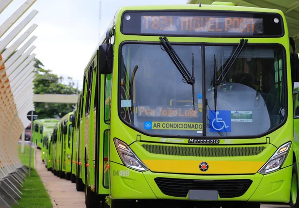 Ônibus entregue faz parte da renovação da frota em Teresina