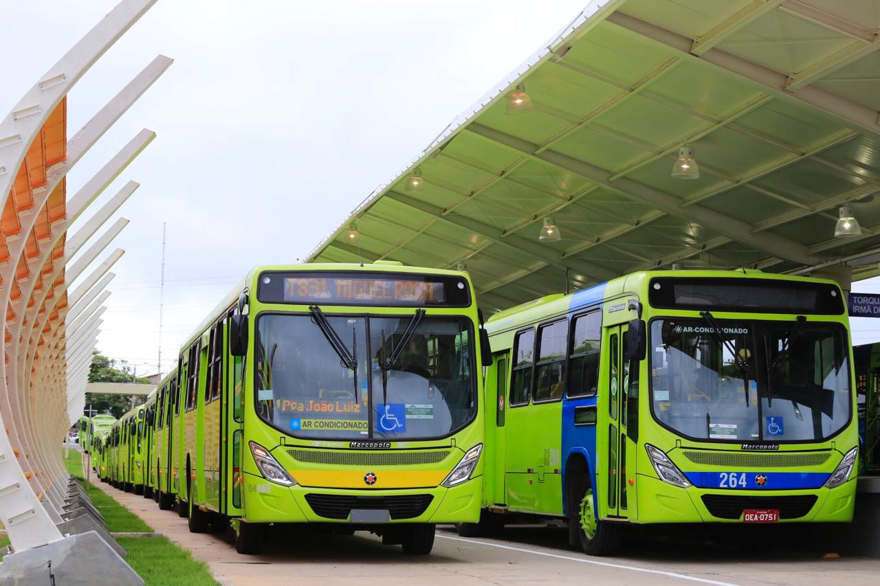 Prefeitura de Teresina entrega novos ônibus para as zonas sul e sudeste