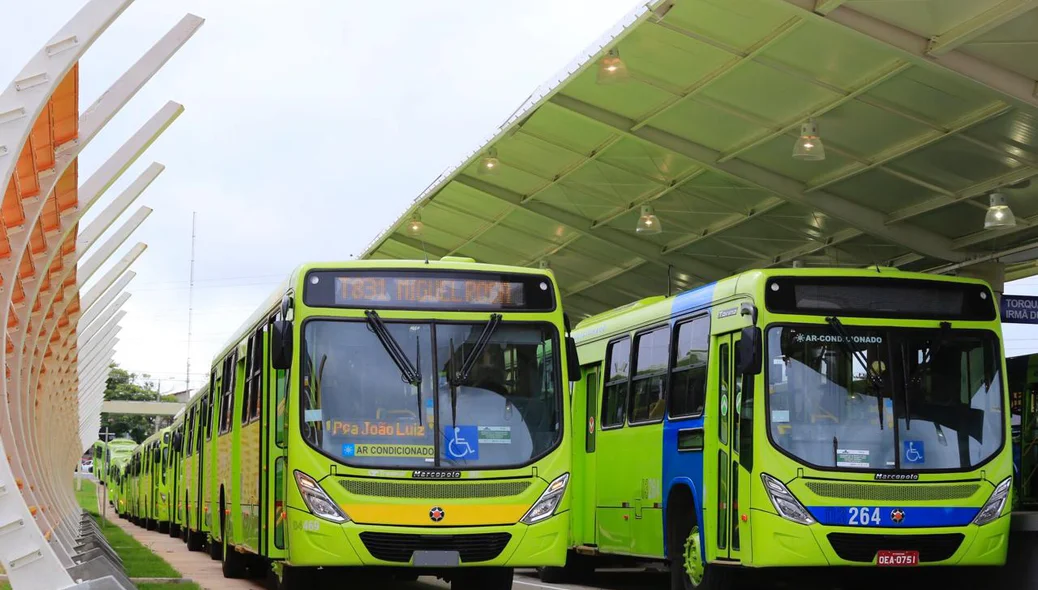 Prefeitura de Teresina entrega novos ônibus para as zonas sul e sudeste