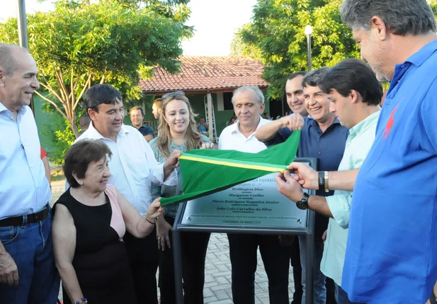 Governo inaugura e autoriza obras e ações para Monsenhor Gil 