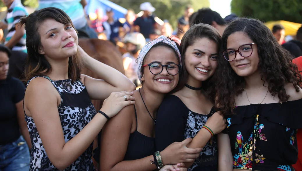Multidão na festa do vaqueiro 