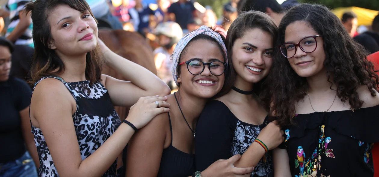 Multidão na festa do vaqueiro 