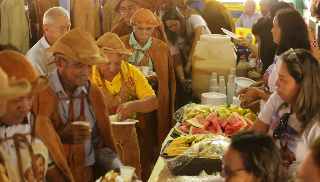 Vaqueiros se reúnem em almoço