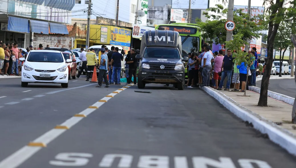 Carro do IML