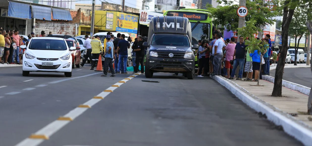 Carro do IML