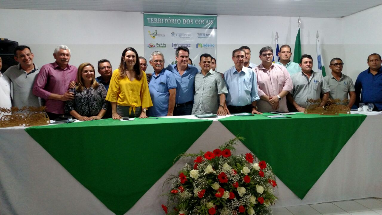 Ciro Nogueira participa de reunião com integrantes do Citococais