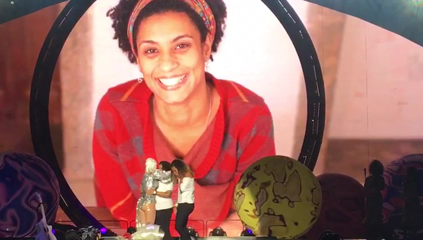 Katy Perry faz homenagem a Marielle Franco no Rio de Janeiro