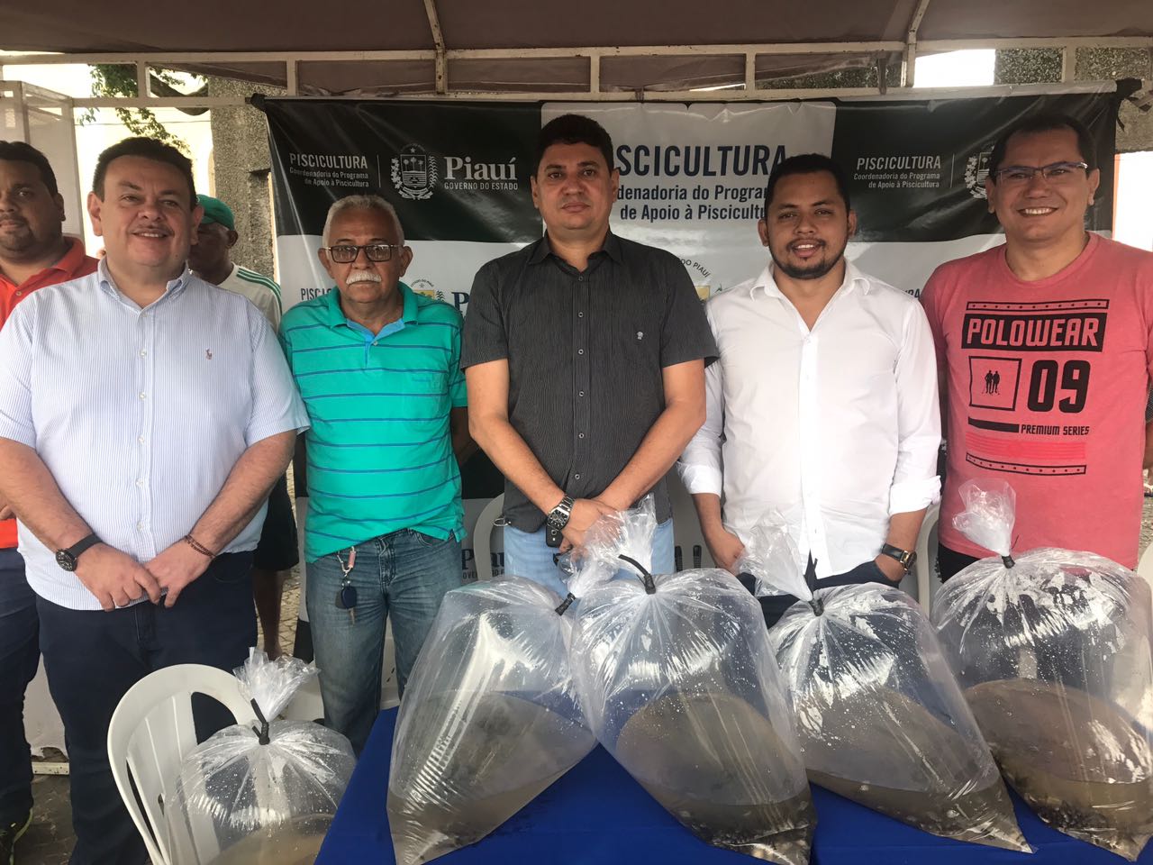 Repovoamento de peixes em floriano