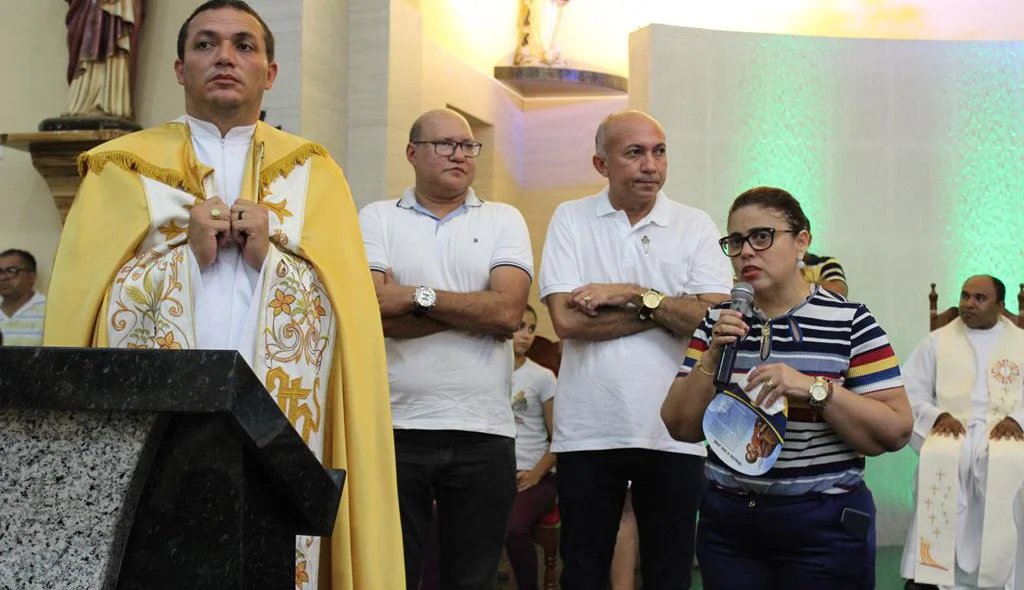 Após a procissão, todos se reuniram na Igreja Matriz de São José