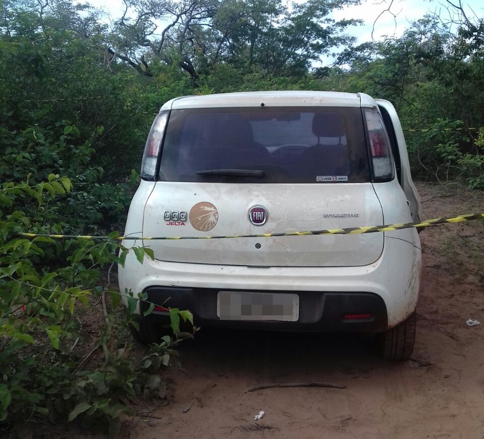 Carro utilizado pelos criminosos