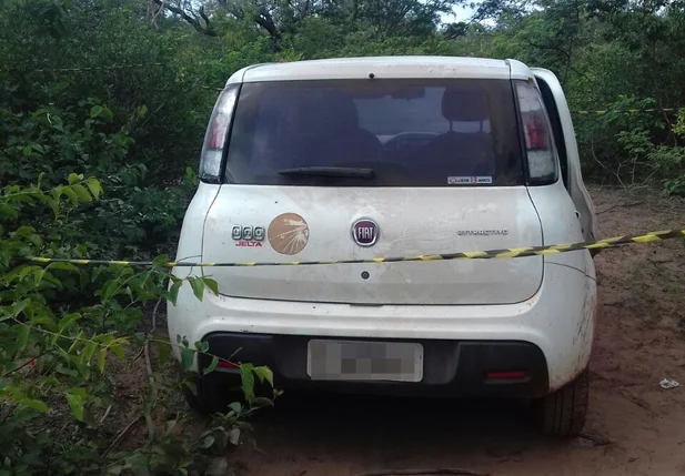 Carro utilizado pelos criminosos