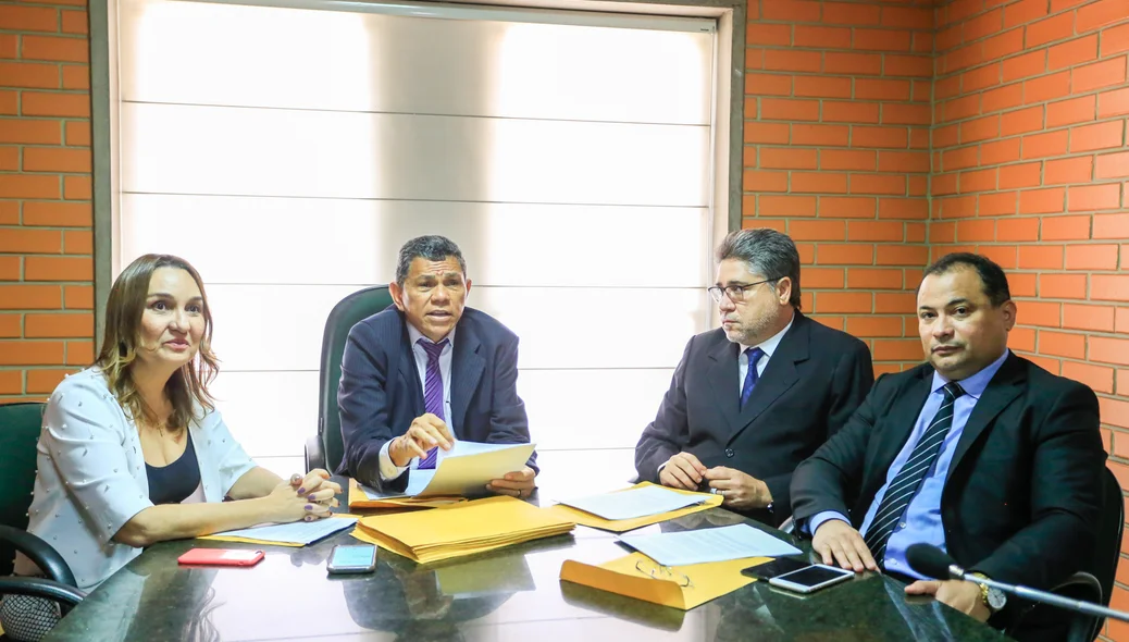 Coletiva na assembleia