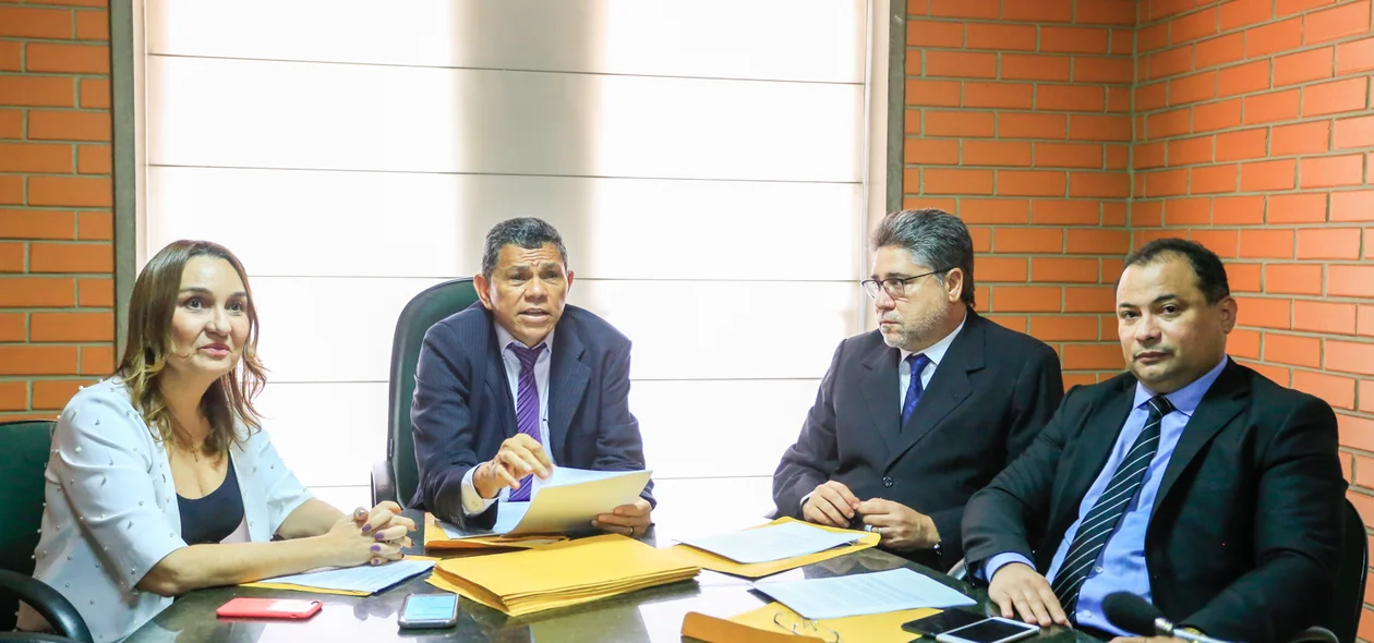 Coletiva na assembleia