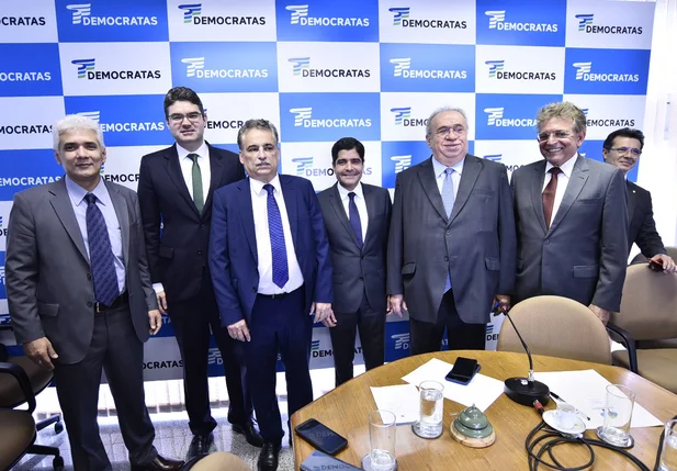 Autoridades políticas participaram da filiação de Robert Rios ao DEM