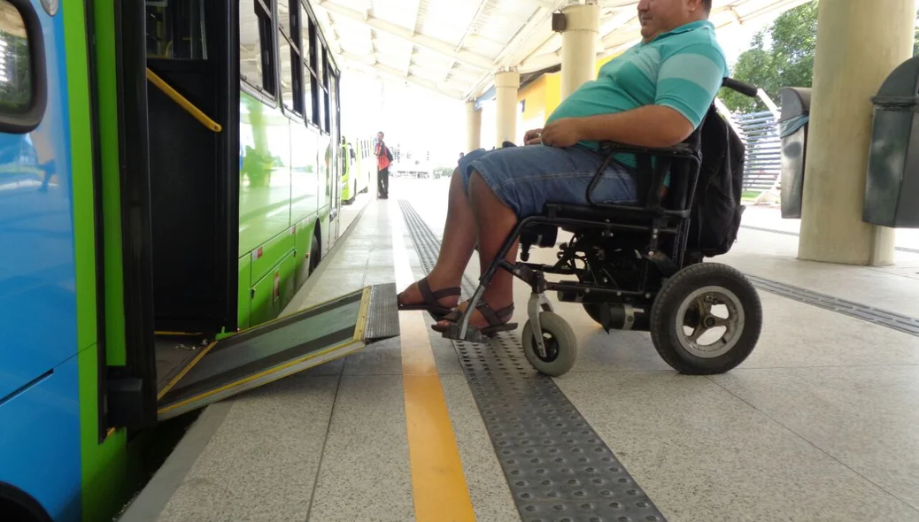 Cadeirante não conseguiu entrar no ônibus