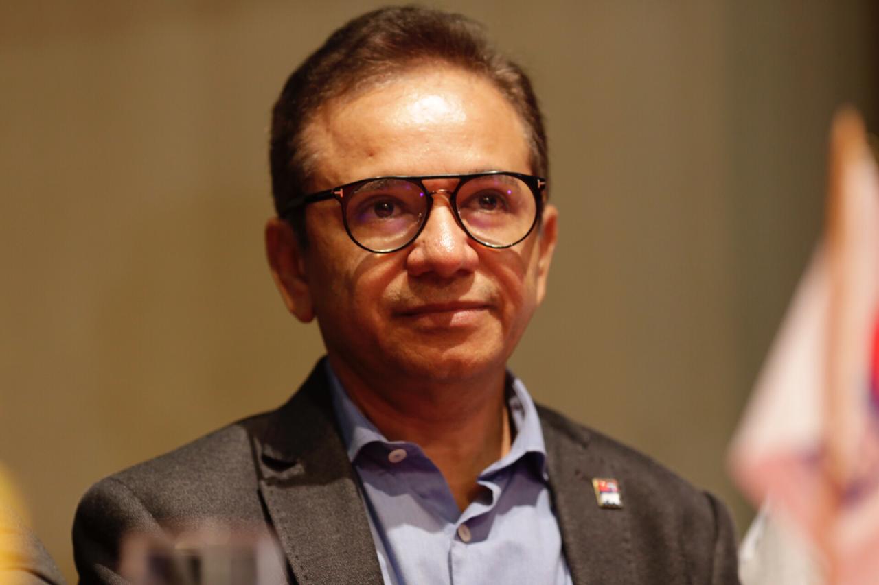 Dr. Hélio na filiação de Fábio Abreu 