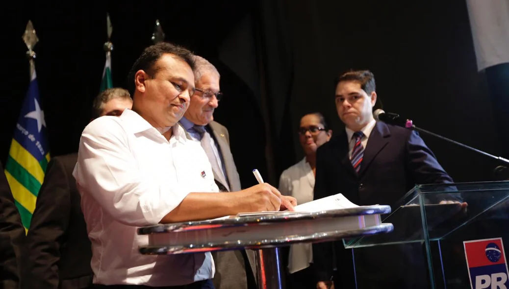 Fábio Abreu assista filiação ao PR 