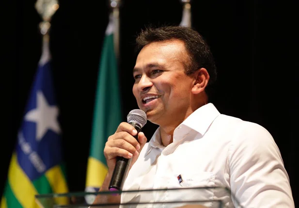 Fábio Abreu durante discurso 