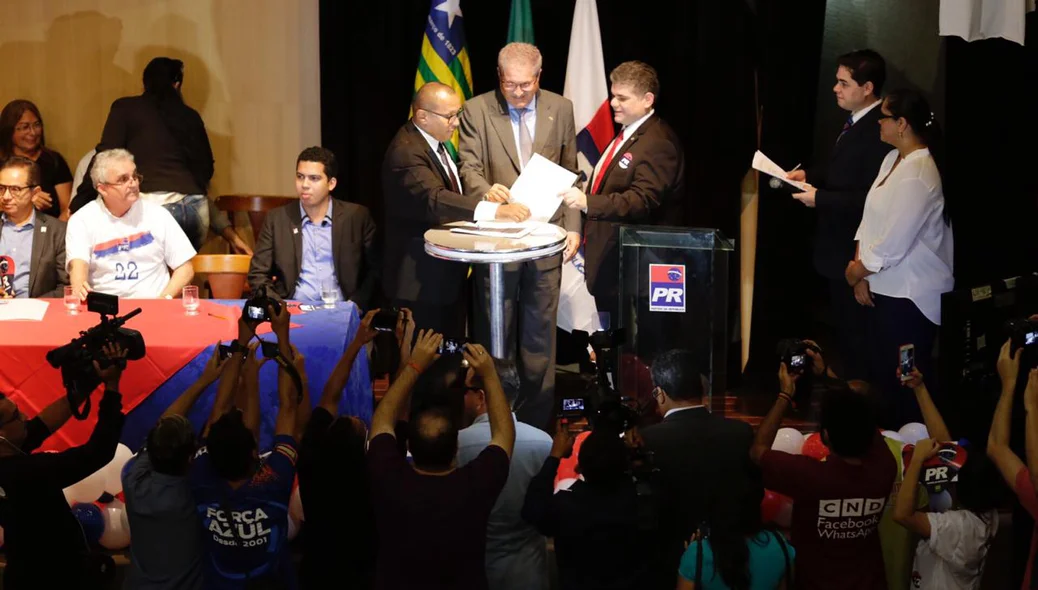 Filiação de Fábio Abreu ao PR