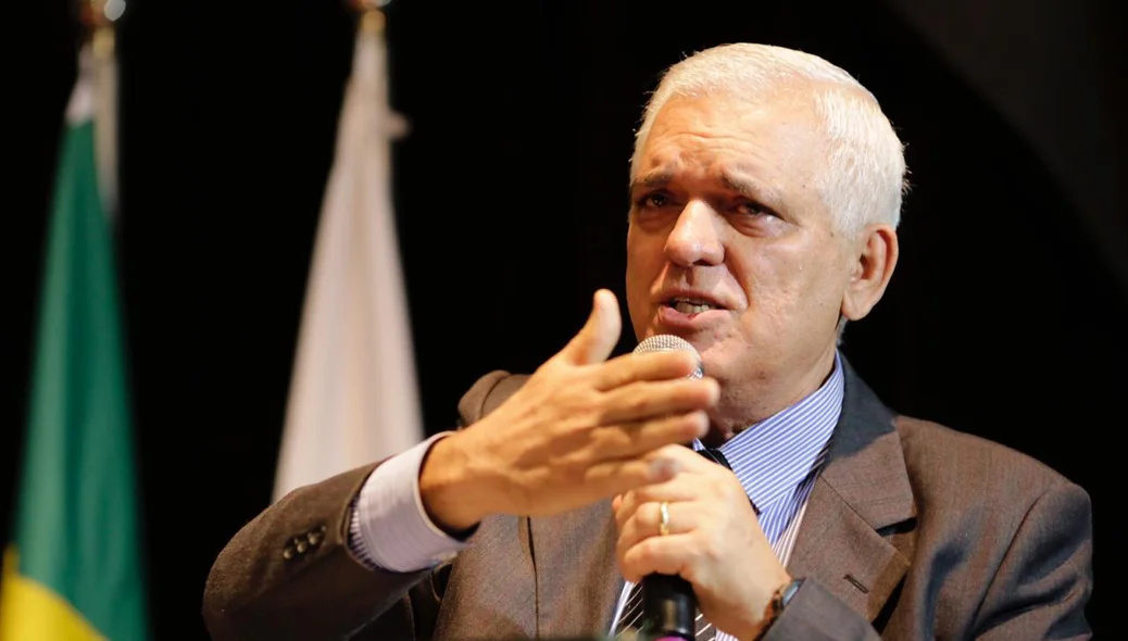 Presidente da Alepi, Themístocles Filho, esteve presente na filiação do PR 