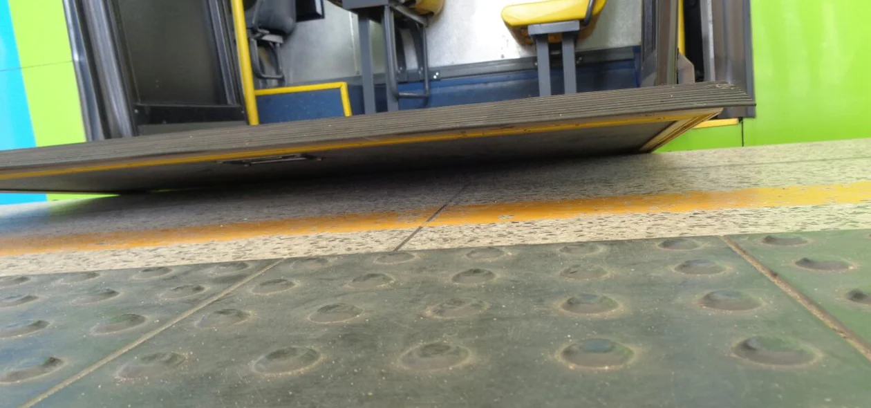 Rampa de ônibus não ficou paralela a plataforma do Terminal Itararé