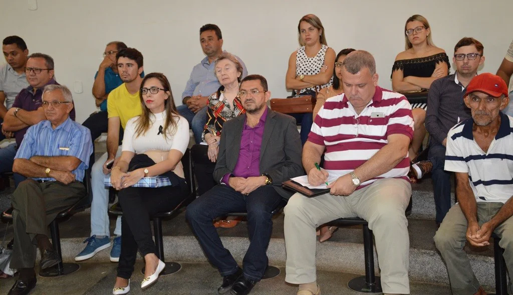Prefeito de Picos Padre Walmir  participa do treinamento