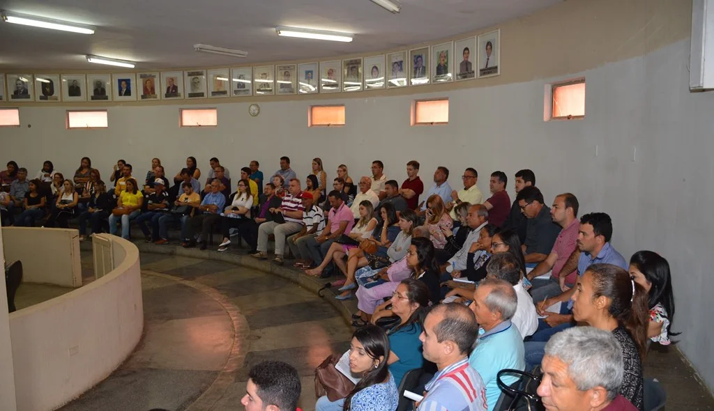 Público lota galerias da Câmara