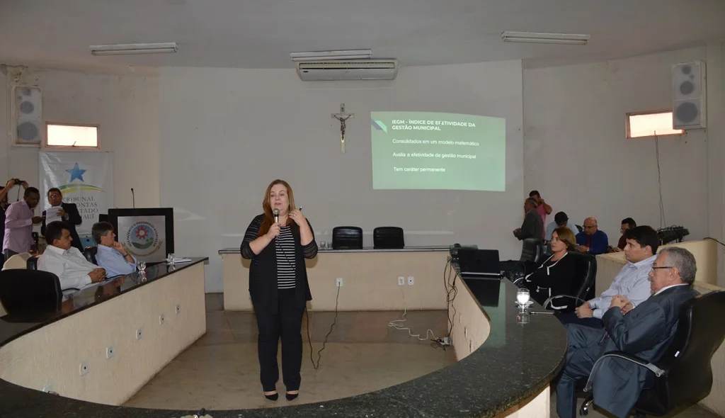 Técnica ministra curso em Picos